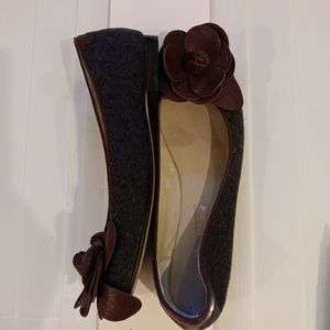 Taryn Rose wool grey flats